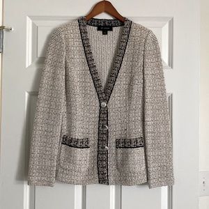 Classic St John blazer jackets, perfect condition add to your closet today.